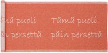 Jokipiin Pellava serviette pour banc de sauna couleur brandy 160 x 45 cm &laquo; T&auml;m&auml; puoli p&auml;in persett&auml; &raquo;, &laquo; Ce c&ocirc;t&eacute; vers les fesses &raquo; en finnois.