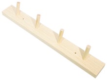 Pat&egrave;re Pinetta en pin avec quatre chevilles.