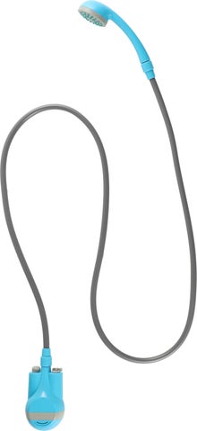 Pompe, tuyau et poign&eacute;e de douche.