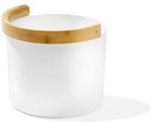KOLO seau de sauna blanc, mod&egrave;le 2, poign&eacute;e vers le bas.